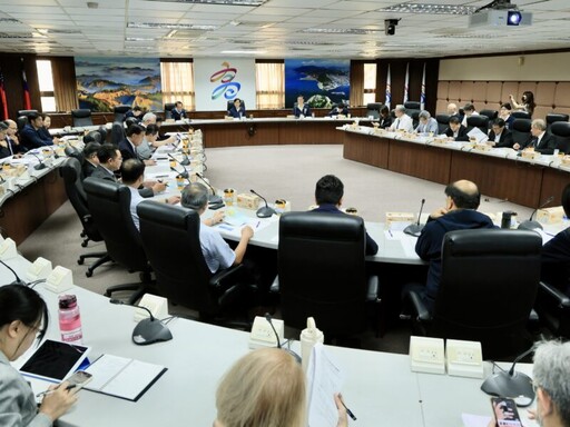 高雄市府攜手18大專校院與科技企業 共創智慧燈塔超高齡健康新藍圖
