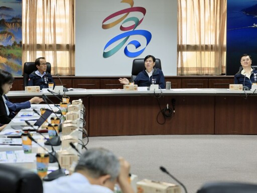 高雄市府攜手18大專校院與科技企業 共創智慧燈塔超高齡健康新藍圖