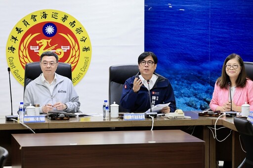 陳其邁陪同卓榮泰視察興達港 浚深工程強化海防安全