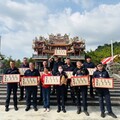 高雄天聖宮慈善捐贈 湖內警代送百份物資助弱勢家庭