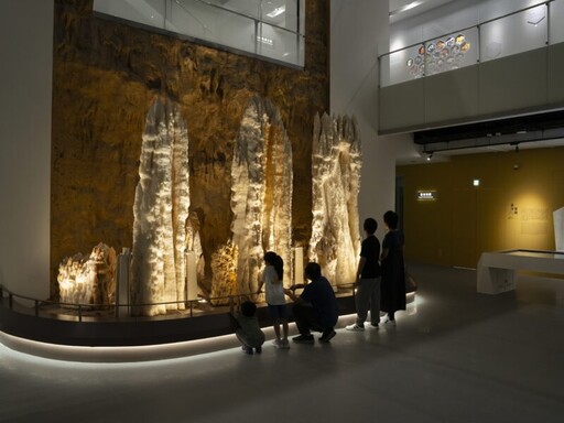 國立自然科學博物館即日起隆重推出臺灣首座大型礦物常設展《大地瑰寶》