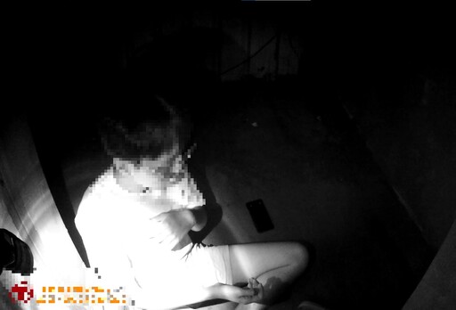 鬼門開驚魂!女子陽台驚見翻白眼人影 警消到場竟是虛驚一場