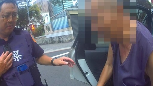 因為有它，員警迅速護送7旬腳無力的老翁回家