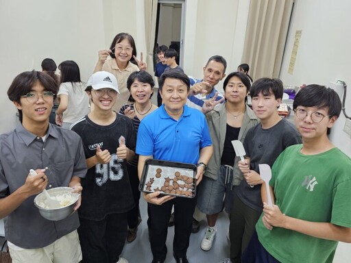 高雄大學社團嘉年華熱鬧登場 陳啓仁校長鼓勵跨域學習