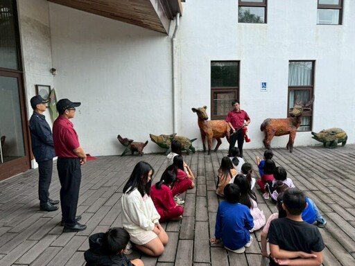 高雄消防局那瑪夏分隊前進校園 防火教育從小紮根