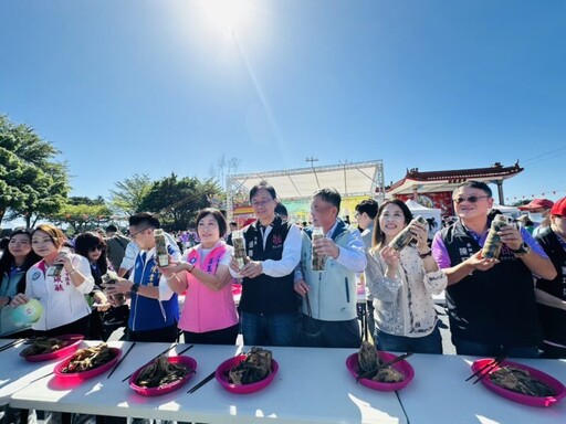 桃園平鎮千人踩酸菜登場 推廣最具客家特色的好味道