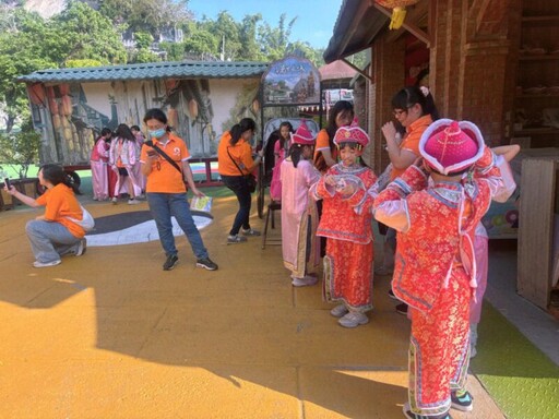 白河萬里長城步道人氣攀升 南台灣冬季旅遊爆紅古裝體驗 社群打卡新亮點