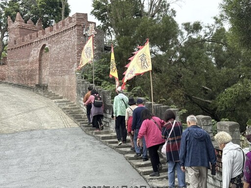 白河萬里長城步道人氣攀升 南台灣冬季旅遊爆紅古裝體驗 社群打卡新亮點