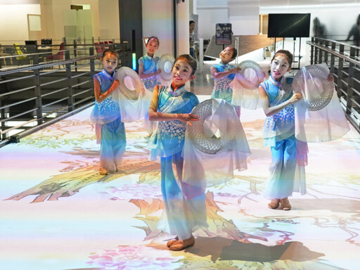 《秋江冷豔・步步生花》 國美館以互動投影及AR共創體驗再現經典名作，開啟藝術體驗新篇章