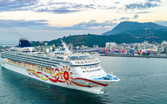 高雄港迎年度壓軸首航郵輪 挪威太陽號帶來近2千國際旅客