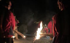 卡那卡那富族河祭清晨莊嚴舉行 祈求漁獵豐收平安