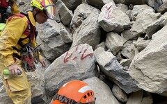 花蓮震災砂卡礑步道發現二罹難者 特搜重裝進行開挖