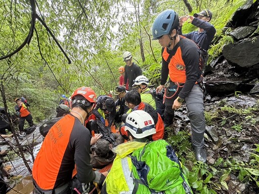 登山客失聯三日 宜蘭消防局成功救援 意識清楚