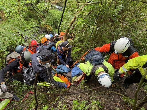 登山客失聯三日 宜蘭消防局成功救援 意識清楚