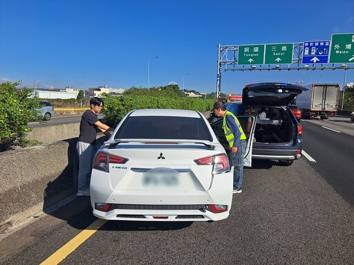 母車禍昏迷幼子啜泣 警路過火速馳援暖心守護