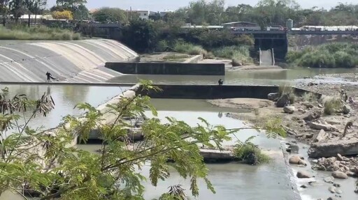 八掌溪釣魚撿浮標落水 嘉市一越籍高職生枉死