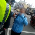 婦狂奔百米追公車敗陣 警車接力追回手機