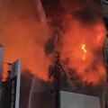 嘉市北榮街商圈倉庫大火燒7户