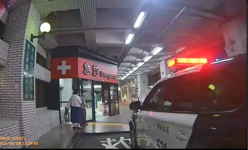 北市警路檢見男子昏厥及時送醫展柔情
