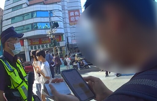 少年現金告罄返家卡關 警加值勇氣助他啟程