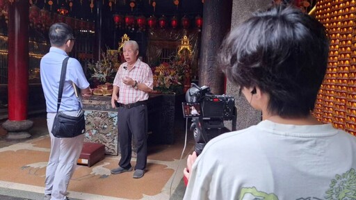 感念東石港口宮媽祖為病危父親延壽30年 退休警所長夫妻當打掃義工20多年