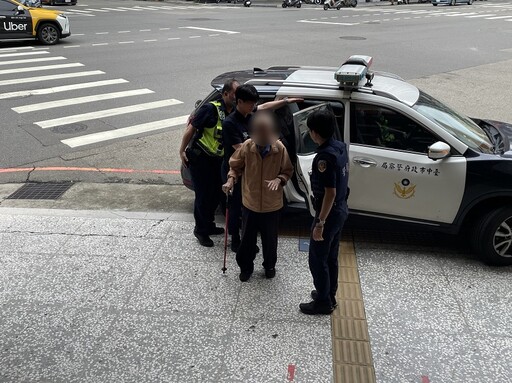 想搭便車秀存摺? 警靠這物助辦公魂爺爺返家