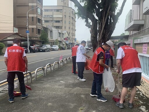 人安與和泰產險帶領寒士睦鄰掃街