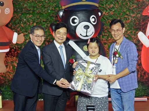 臺鐵攜手微風點亮臺北車站 引領孩子們向希望前行