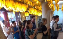 國慶連假 宜蘭縣民眾服務社舉辦捐贈五穀廟愛心便當發放