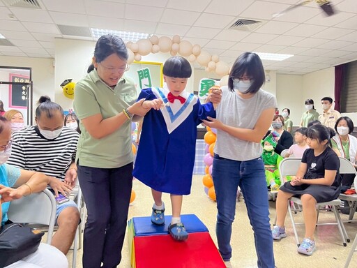慢飛天使畢業了!彰化發展學園12童展翅啟程