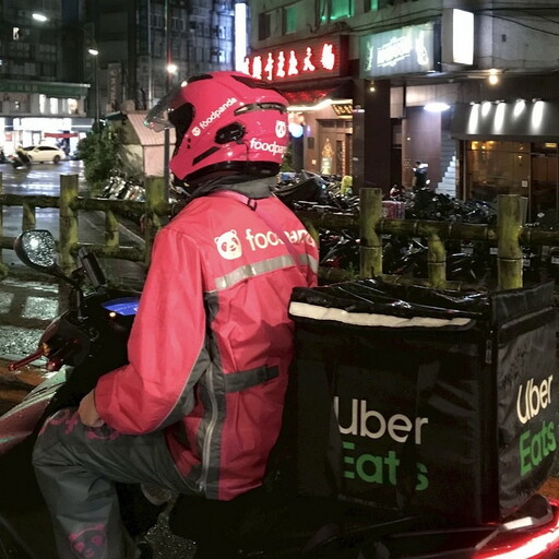 沒協商就減薪 外送員報酬被砍 工會批平台剝削