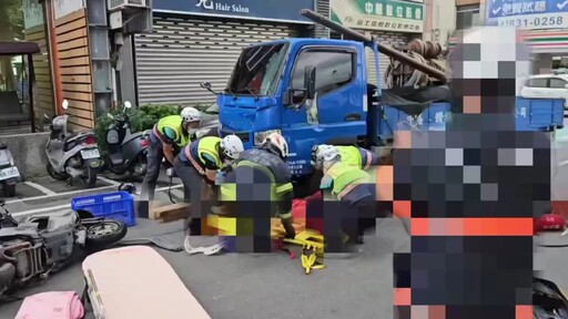 員林萬年路生死瞬間 祖孫慘遭撞 一死一傷悲劇