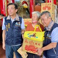 鳳山赤山文衡殿舉辦「慶贊中元」做公益助十四個里清寒住戶