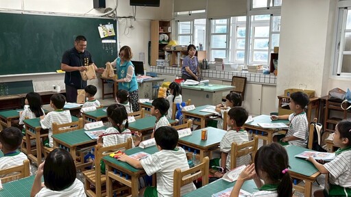 新學期歡樂開跑 伸東國小學生笑聲洋溢