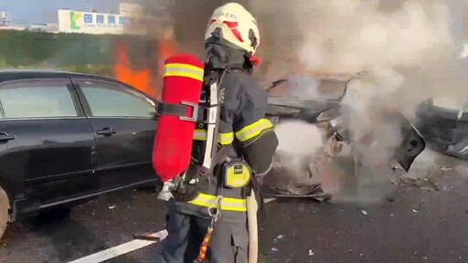 捉交替?國道215K又出事!18歲賓士男車內燒死
