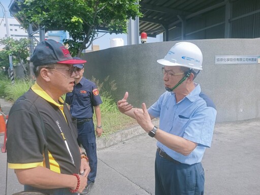 武伽二度再赴林園先進抗議 控訴財團拒付1808萬血汗錢