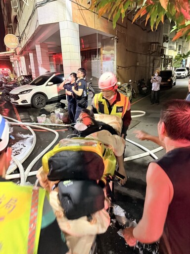 彰化市中華西路老公寓火災 濃煙灌樓17人嗆傷