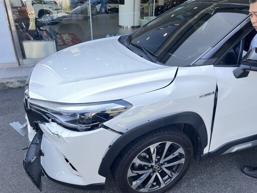 國道驚險!小貨車傳動軸脫落 3車追撞1人受傷