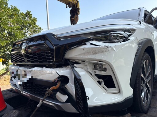 國道驚險!小貨車傳動軸脫落 3車追撞1人受傷