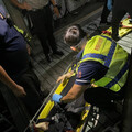 民眾摔落機械式停車位 消防隊救援送醫