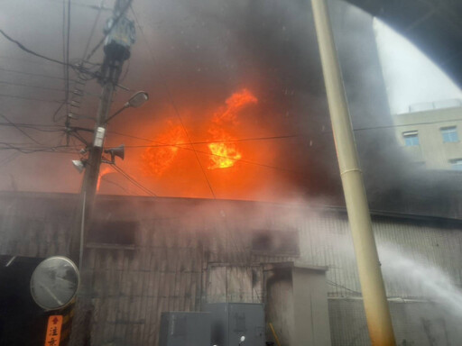 屏東東港安泰醫院驚傳火警 已釀9人死亡