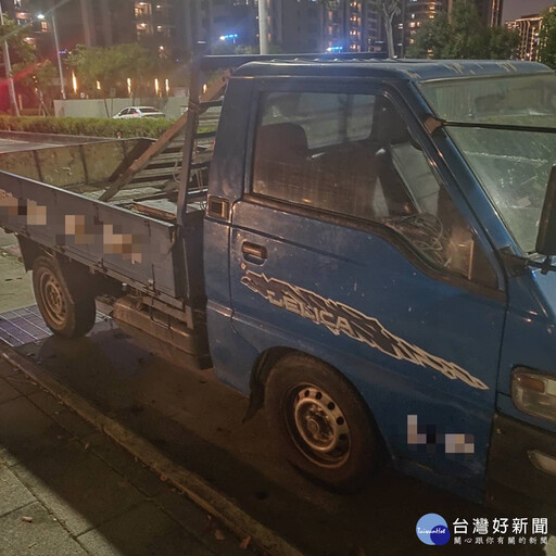 小貨車違規竟撞員警 警騎車追開6槍仍被逃