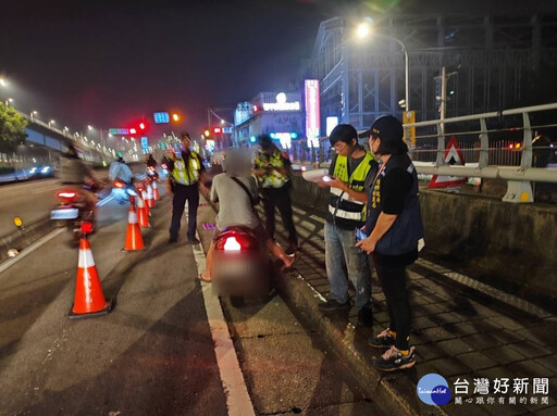 板橋警環聯合稽查 執行靖音專案退散噪音車