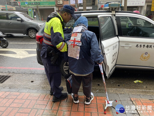 失智翁姓名隨身貼 警助順利送回家