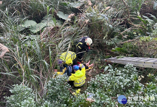 酒後不慎跌落邊坡 警消合力救援