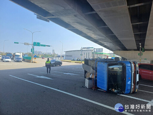 執行燈會勤務遇車禍 警急救護疏導交通