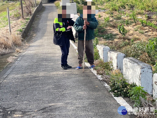 身障翁路迷途 警熱心助返家