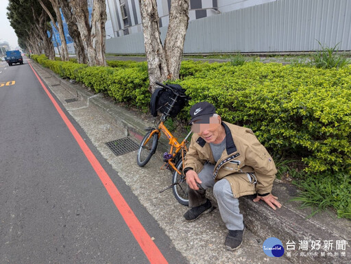 8旬老翁街頭迷途徘徊 中壢巡邏警即時助團圓