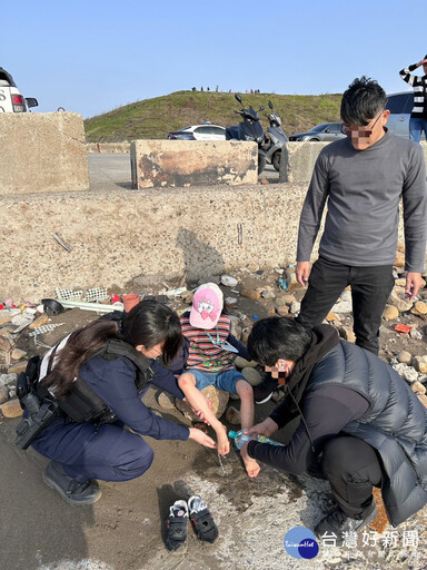 出遊上演走失驚魂記 警協助走失女童返家
