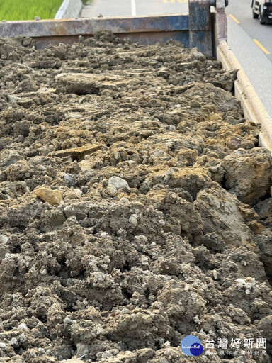 龜山砂石車載運不明土石方 桃園環保局鐵腕扣車展現執法決心